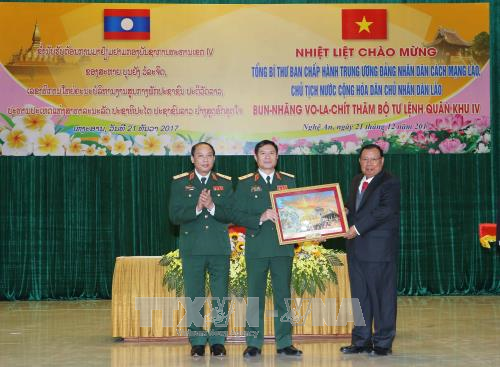 Tổng Bí thư, Chủ tịch nước Lào Bounnhang Vorachith thăm Quân khu 4 ảnh 2